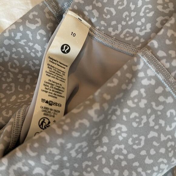 Lululemon NWT wonder train HR 25 inch size 10 leopard daisy starlight multi - Picture 4 of 4
